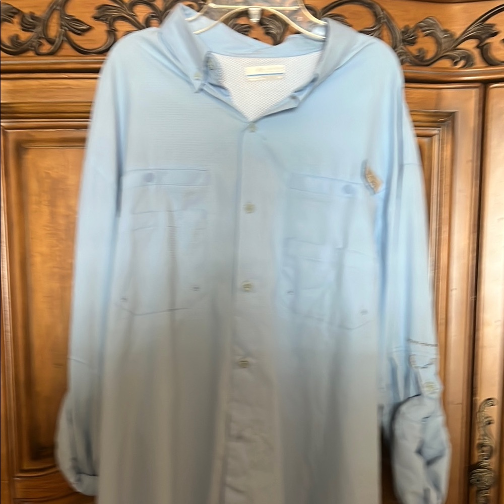 Columbia Light Blue Button-Up Fishing Shirt